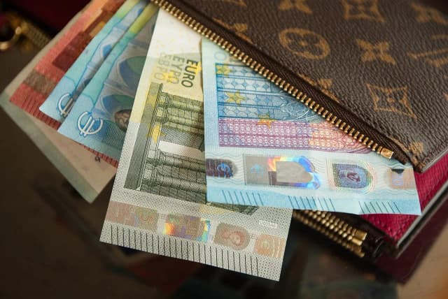 Ile kosztuje prawnik w sprawie karnej? Sprawdź, co wpływa na ceny Ile kosztuje prawnik w sprawie karnej? Sprawdź, co wpływa na ceny